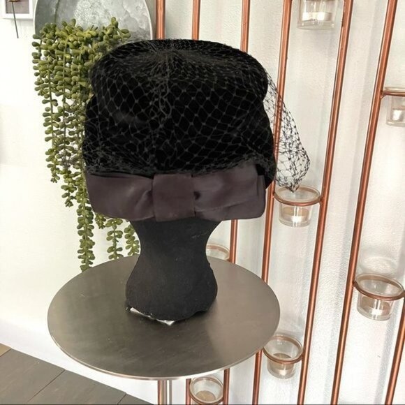 Vintage Toque Netted Hat Black Velvet main image 5